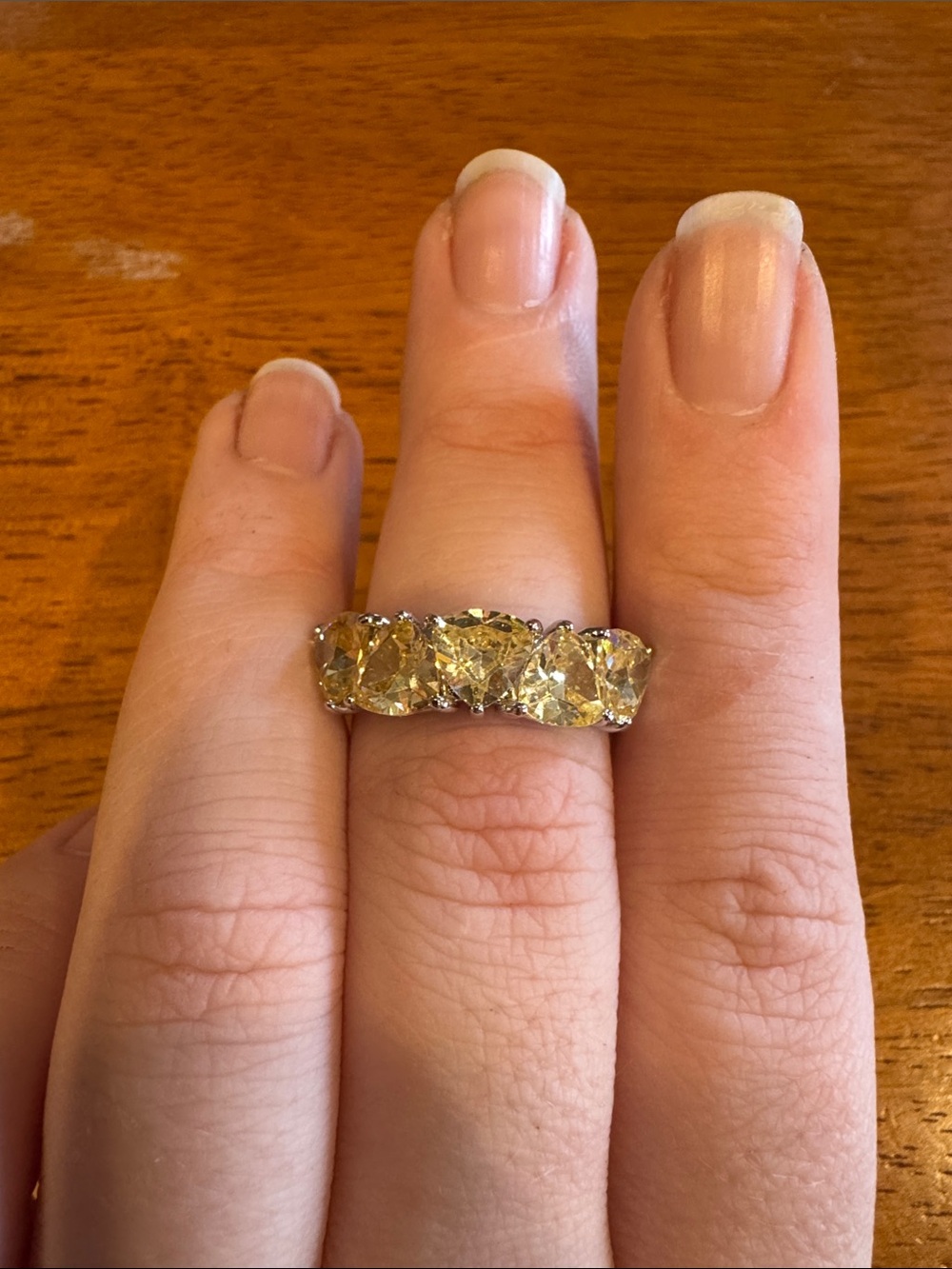Bomb Party Yellow Five-Stone Band Ring